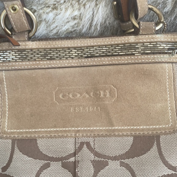 Coach signature shoulder tote - Picture 2 of 14